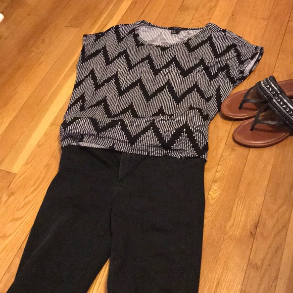 Forever 21 geometric blouse - Picture 4 of 4